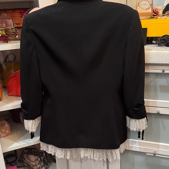 Cinq à Sept Black Blazer with White Lace Trim - Picture 5 of 5
